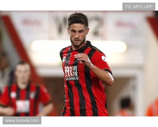 乌加特与罗德里：防守型与组织型后腰战术角色对比