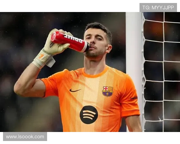 巴萨防线从稳固到频频被打穿，防守稳定性面临严峻考验