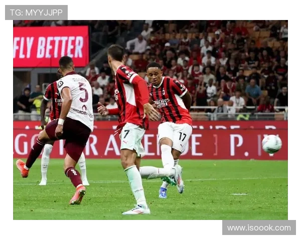 AC米兰边路主导进攻,中路层次是否不足已逐步反映在比赛表现中 AC米兰边路主导进攻,中路层次是否不足已逐步反映在比赛表现中