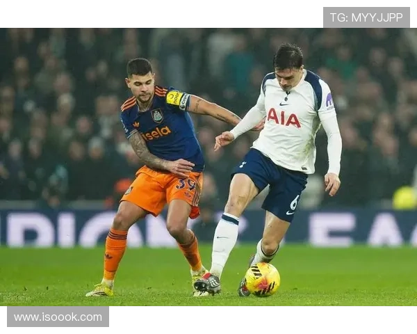 热刺边路主导进攻明显，中路渗透能力不足对本赛季攻击多样性带来挑战